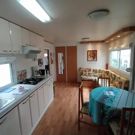 Campsite Mobil-home 54 Au Parc Residentiel De La - 4 Personnes *